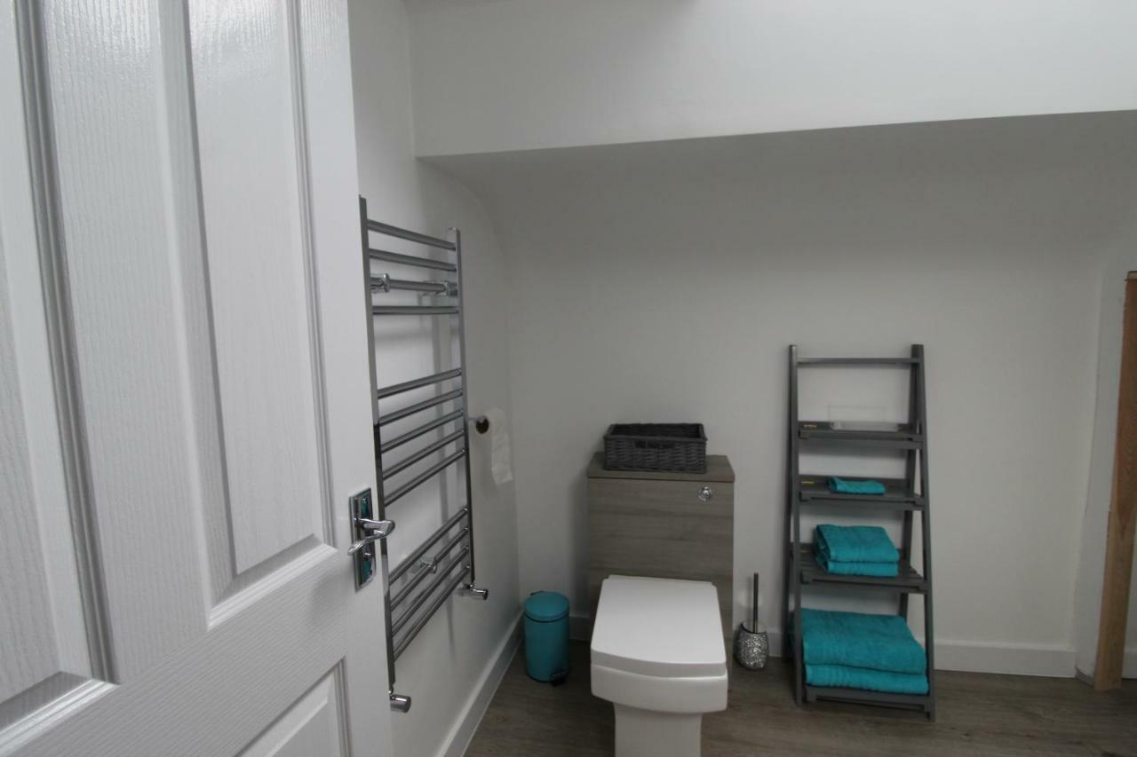 2 Serviced Apartments In Childwall-South Liverpool - Each Apartment Sleeps 6 Exterior photo