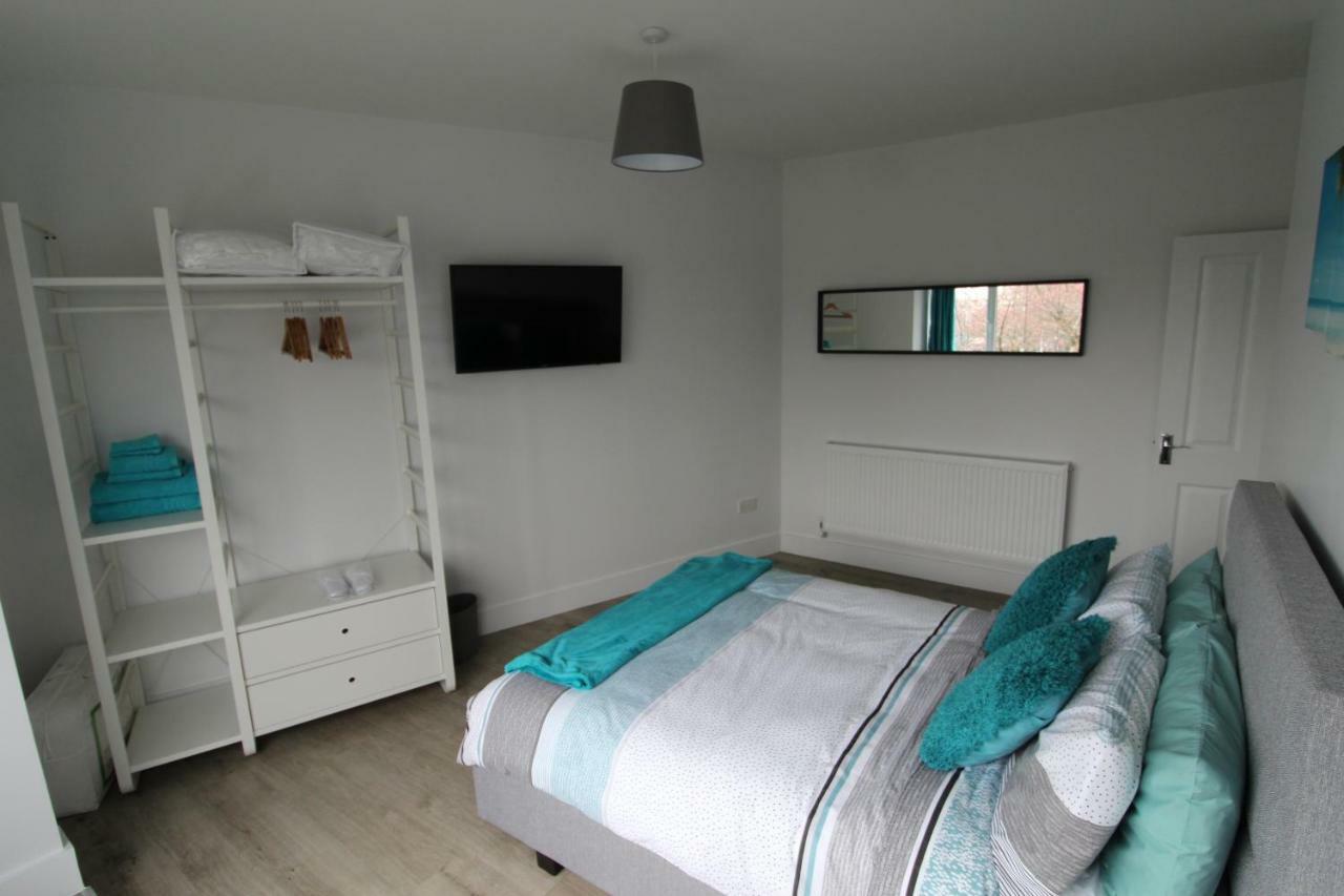 2 Serviced Apartments In Childwall-South Liverpool - Each Apartment Sleeps 6 Exterior photo