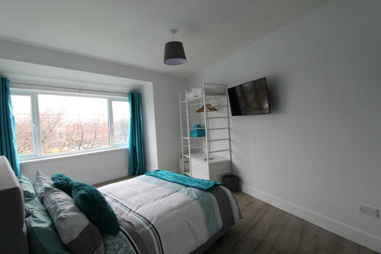 2 Serviced Apartments In Childwall-South Liverpool - Each Apartment Sleeps 6 Exterior photo
