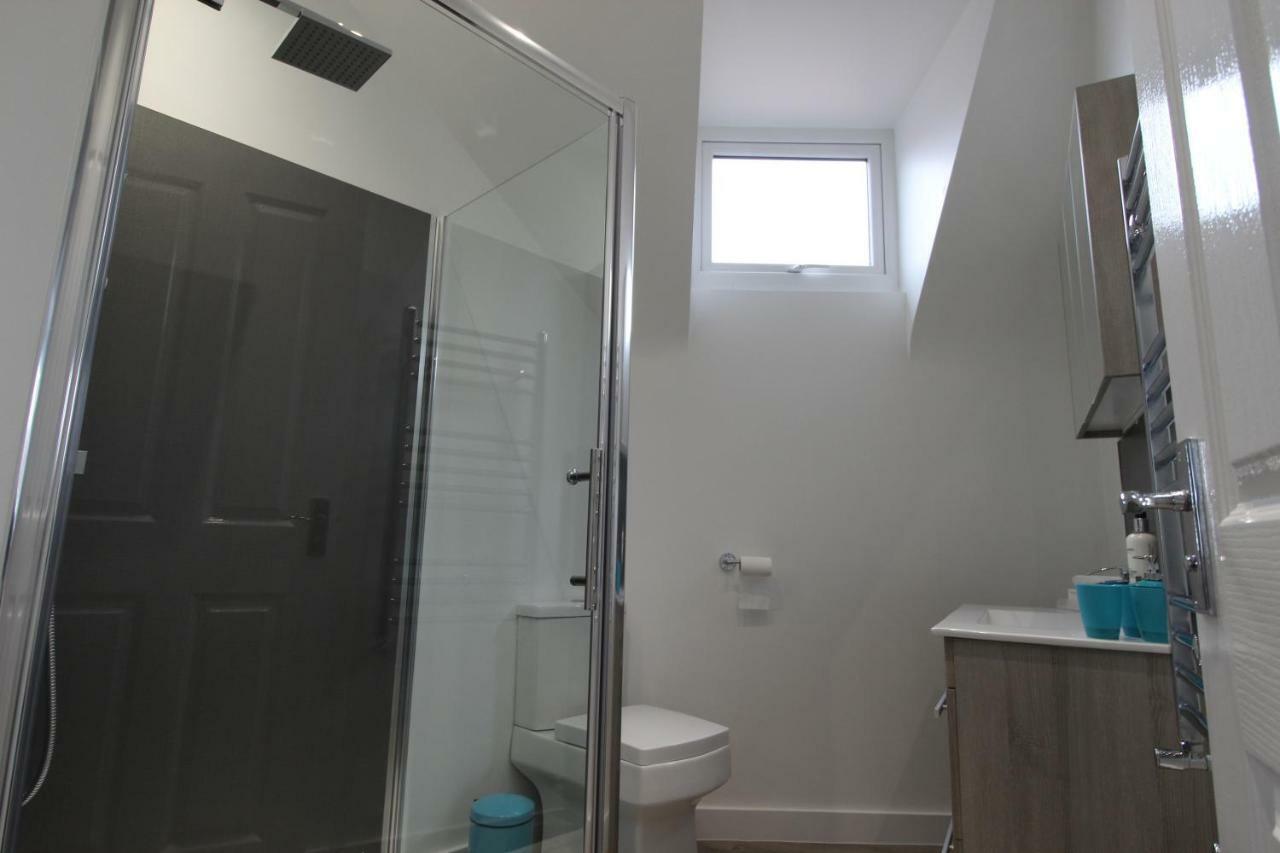 2 Serviced Apartments In Childwall-South Liverpool - Each Apartment Sleeps 6 Exterior photo