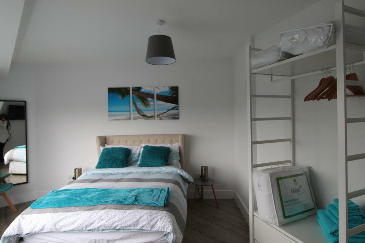 2 Serviced Apartments In Childwall-South Liverpool - Each Apartment Sleeps 6 Exterior photo