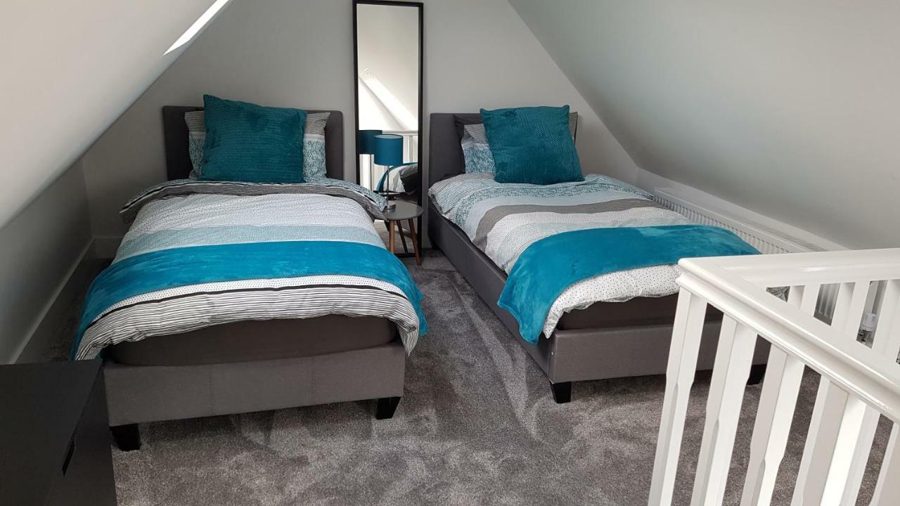 2 Serviced Apartments In Childwall-South Liverpool - Each Apartment Sleeps 6 Exterior photo