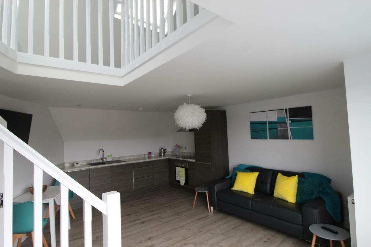 2 Serviced Apartments In Childwall-South Liverpool - Each Apartment Sleeps 6 Exterior photo